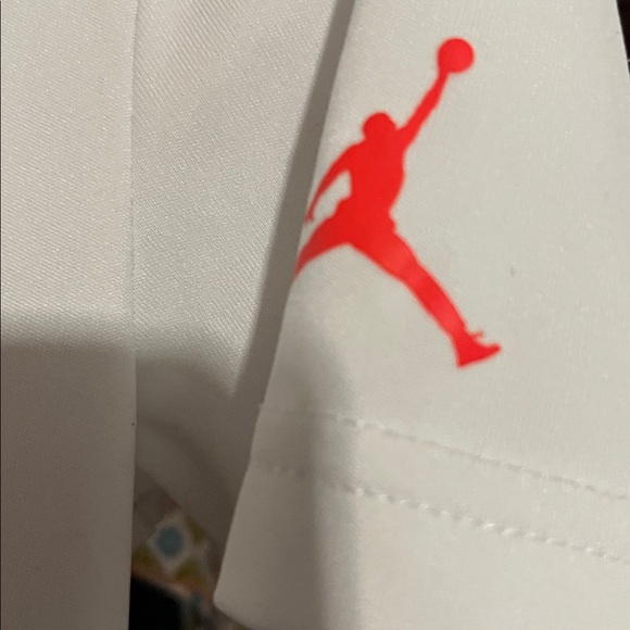 Nike Air White Tee with Red Graphic - Picture 2 of 7
